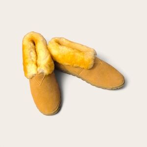 Cloud Nine Sheepskin Bootie Women's Size 7M Keep Feet Warm!